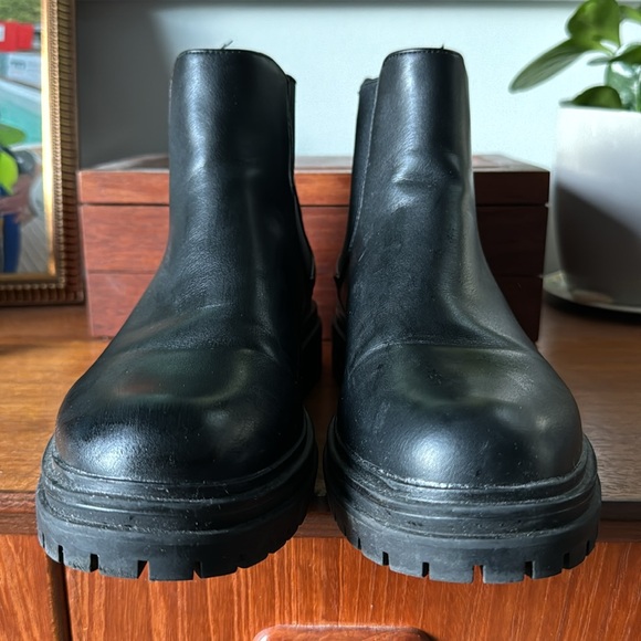 Like New Steve Madden Ankle Boots - Picture 2 of 6